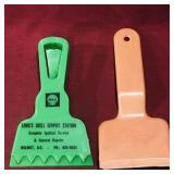 Lot Of Plastic Advertising Scrapers (Vintage)