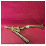 Iron Bottle Capper (Antique)