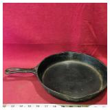 McClary Cast Iron Frying Pan (Vintage) (10 1/2")