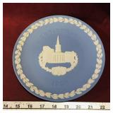 Wedgwood Christmas 1983 Plate (8 1/4")