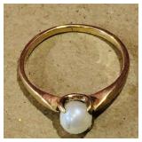 10K Gold Ladies Ring (Size 5)