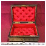 Wooden Jewelry Box With Key (Vintage)