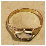 10K Gold Ladies Ring (Antique) (Size 4 1/2)