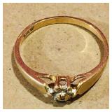 10K Gold Ladies Ring (Vintage) (Size 5 1/2)