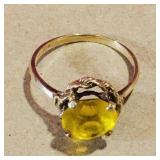 10K Gold Ladies Ring (Antique) (Size 6)