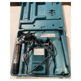 Makita 9.6 volt Drill, Battery, Charger - Tested
