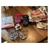 Trivots, Hot Pads, Mitts, Towels, Placemats