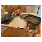 Baking Dishes, Molds, Cupcake Pans,