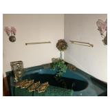 Wall Candle Holders, 2 Bathmats, Garbage Can,