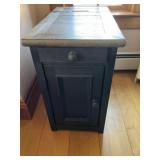 End Table w/Outlets 24x14x23