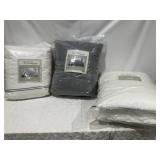 Queen Comforter - 2pcs,  Queen Down Pillows - Qty2