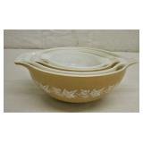 Sandal Wood Cinderella Pyrex Mixing Bowls set 4