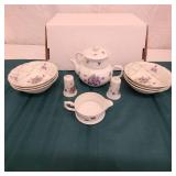 Japan Wild Violets Porcelain Set13pc