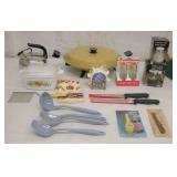 Estate Kitchen Ware Lot