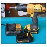 Dewalt 20 Watt Max Drill 2 Batteries Works
