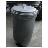 Rubber Maid Trash Can with Wheels