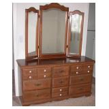 Dresser w Mirror