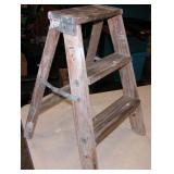 Wood 2 Step Ladder