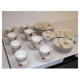 Red Wing Lute Pottery Dishes 35 Pieces