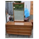 Mid Century Dresser w Mirror 52"W 18"D 31"T