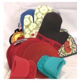 Oven gloves and heat pads