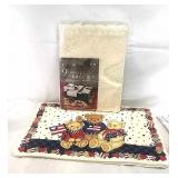 Lace table set and 4x place mats Lace table set and 4x place mats