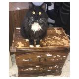 Nightstand 24x15.5x22 inspect Nightstand 24x15.5x22 inspect