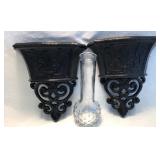 *2x wall planters and vase *2x wall planters and vase