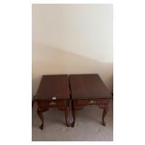 Two end tables 18ï¿½w and 21ï¿½w