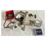 Vintage brooches jewelry lot