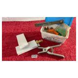 Miscellaneous Eartag lot with tool