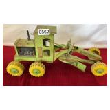 Vintage Lumar power grader