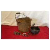 Vintage Cast Iron Kettle set