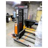 2020 Noblelift Spn22-98 2200lb Semi-electric Stacker