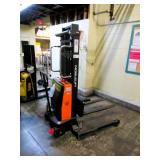 2021 Noblelift Spn22-98 2200lb Semi-electric Stacker