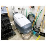 Advance Floor Machine