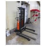 2020 Noblelift Spn22-98 2200lb Semi-electric Stacker