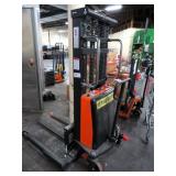 2021 Noblelift Spn22-98 2200lb Semi-electric Stacker