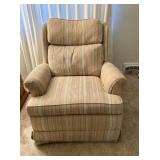 Vintage Swivel Recliner/33"H,33"W,31"D