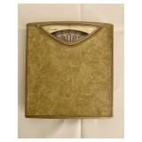 Retro Gold Counselor Scale/10x11