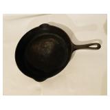 Griswold #6 Cast Iron Pan w/ Pour Spouts
