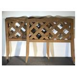 19" x 19" wood tattice garen decor