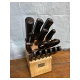 Chicago cutlery knife set in wood block