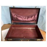 Vintage suitcase 26x7x16