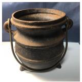 Antique 6" cast iron kettle-no markings no lid