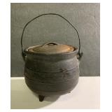 Antique cast iron kettle with lid-no markings-8"