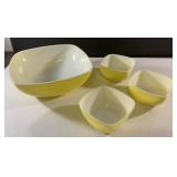 Vintage Pyrex Salad Bowl set