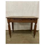 Vintage Drop Leaf Table, missing the sides,