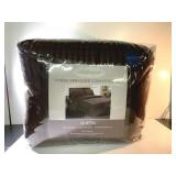 NEW 3 piece embossed queen comforter set.