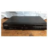 Aiwa CD-DV520 DVD player-Lights up when plugged in